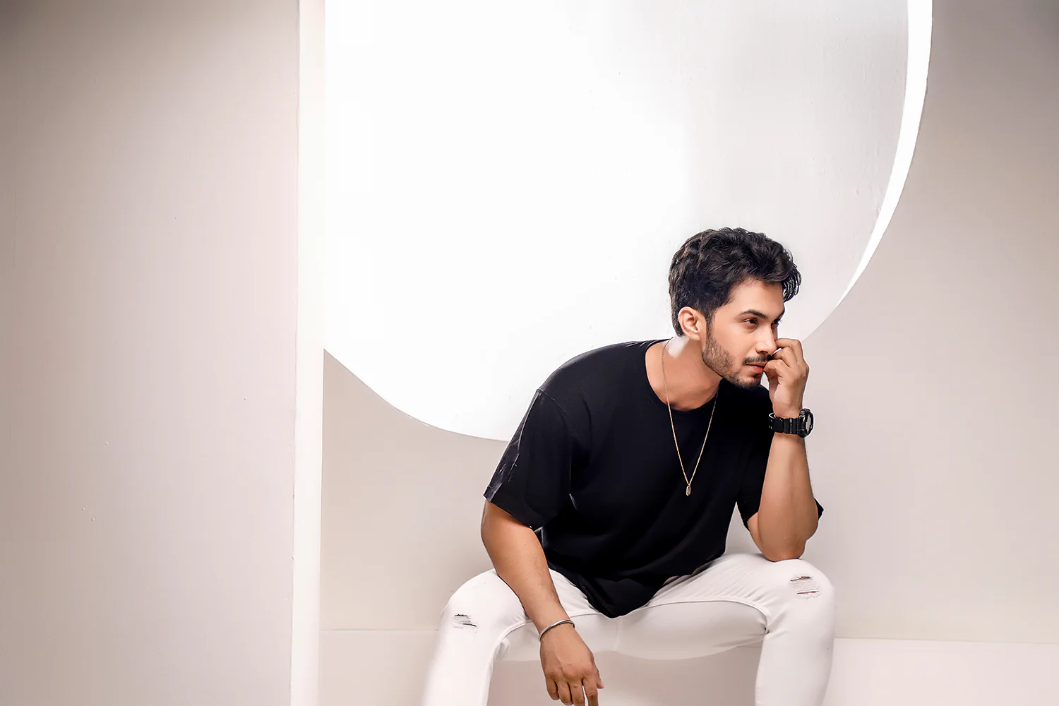 Black Over Sized Crew Neck - Image 3