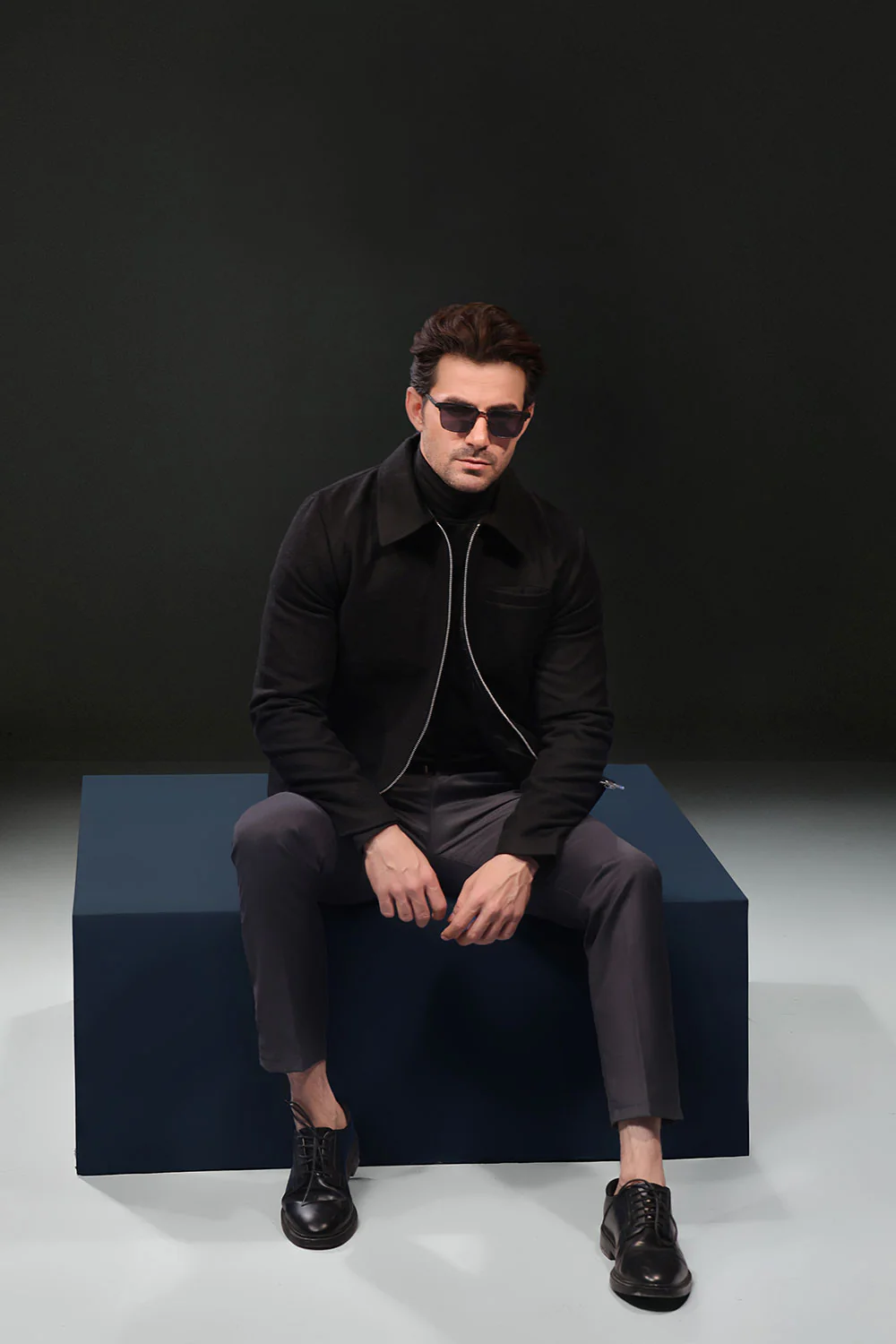 Black Wool Cropped Fit Zipper Jacket - Image 3