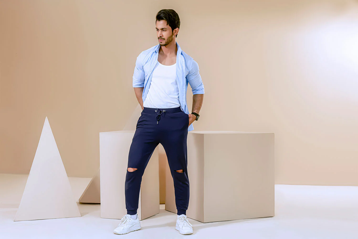 Navy Blue Jogger With Knee Rip Detail - Image 3